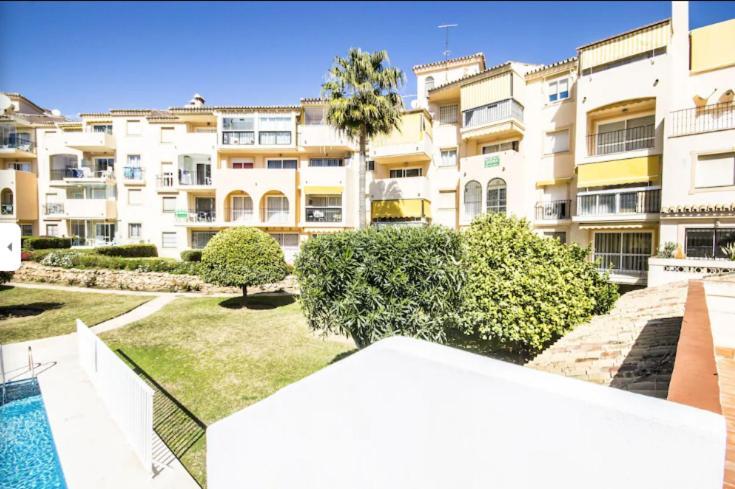 トレモリノスCarihuela Un Dormitorio Junto Al Marアパートメント エクステリア 写真
