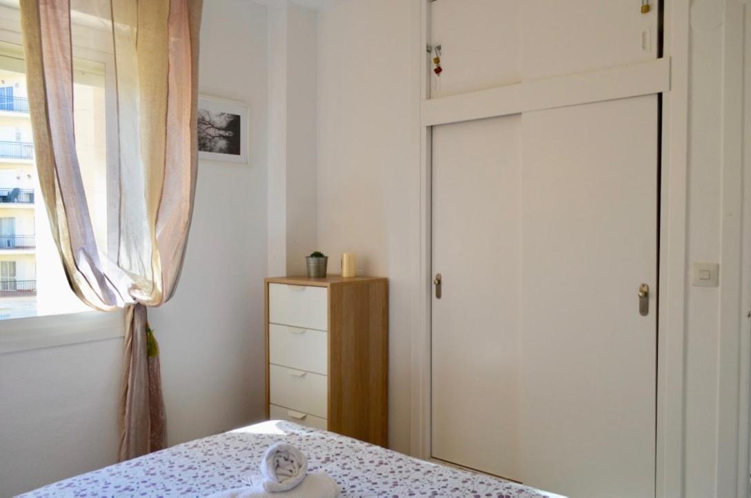 トレモリノスCarihuela Un Dormitorio Junto Al Marアパートメント エクステリア 写真