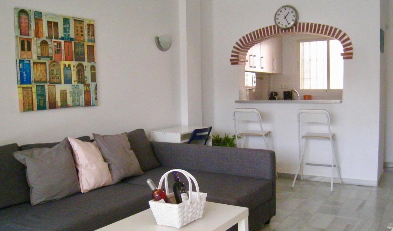 トレモリノスCarihuela Un Dormitorio Junto Al Marアパートメント エクステリア 写真