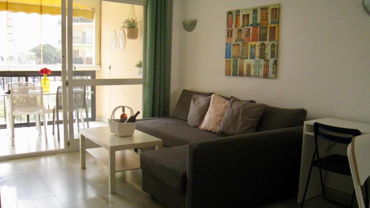 トレモリノスCarihuela Un Dormitorio Junto Al Marアパートメント エクステリア 写真